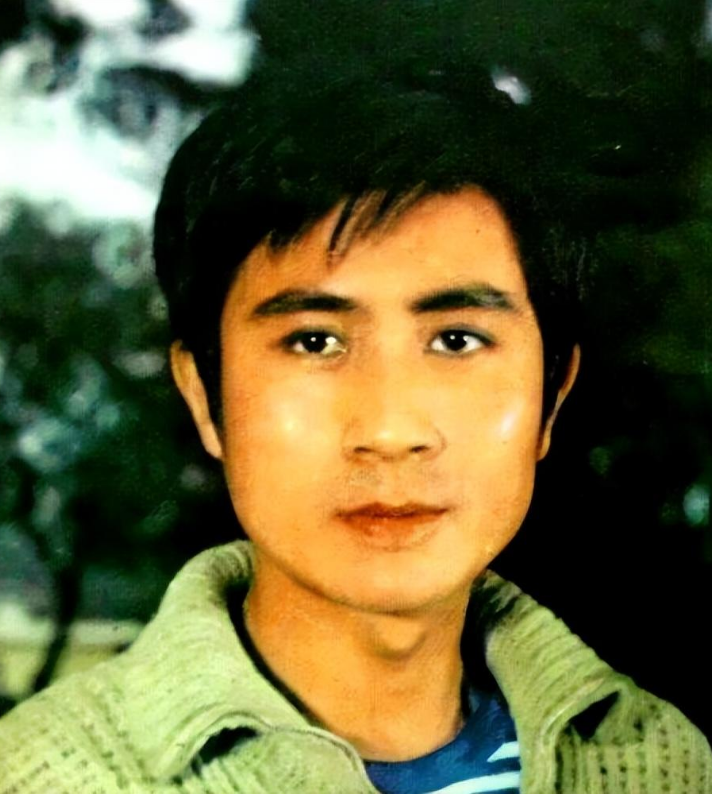 二十世纪70年代,张芝华,郭凯敏,陈冲,张瑜等几位年轻人共同走进了上海