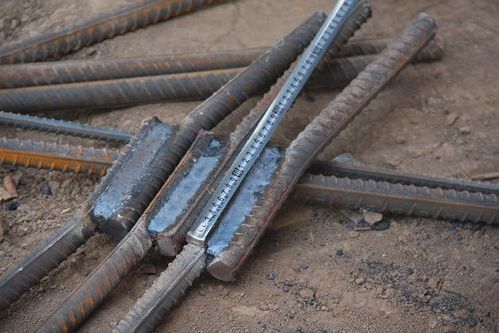 钢筋件质量评定,拉伸复验不遗漏.检验批选3接头,操作细节需严谨!