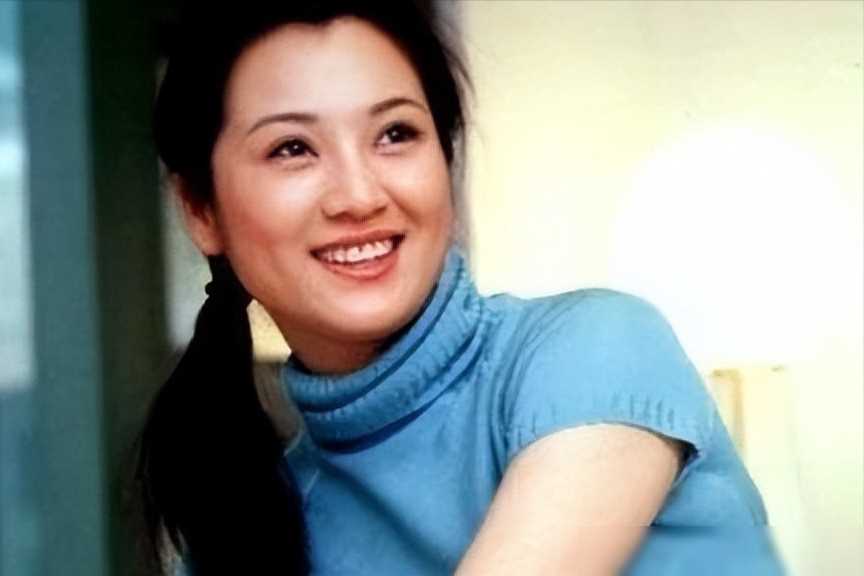 《欢乐颂》里樊胜美:抢救11天难敌病魔,91岁母亲坐轮椅为其送终