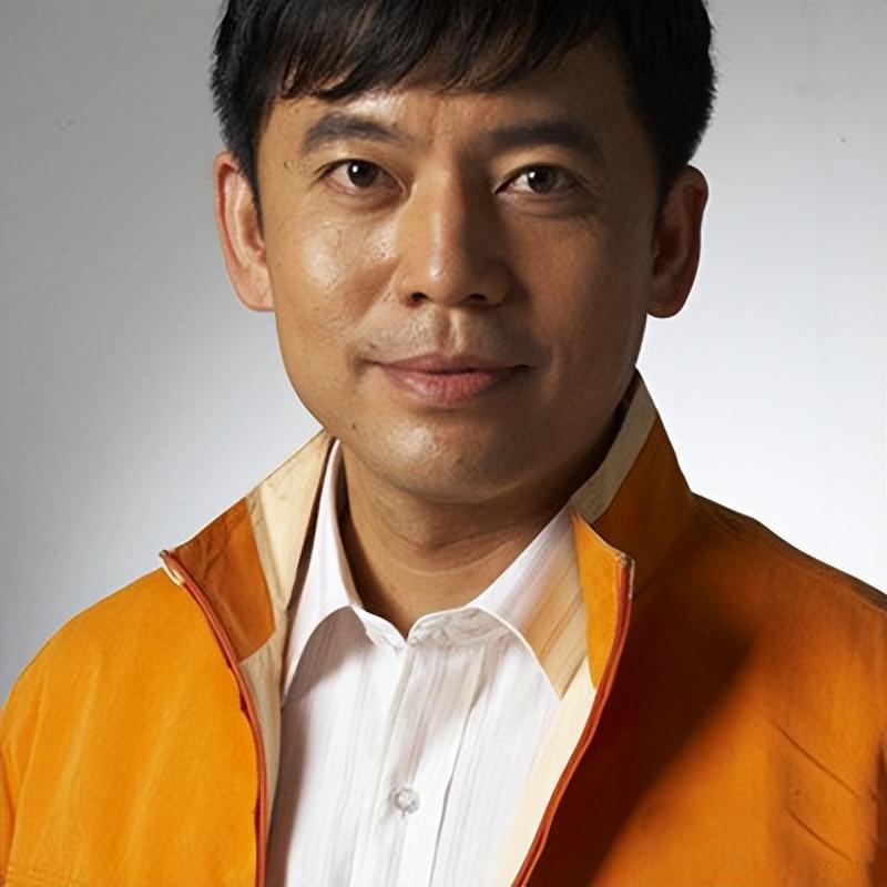 回顾何政军错过巩俐娶初恋结婚多年恩爱如初今爱情事业丰收