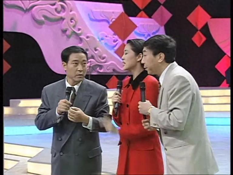 芦秀梅后来的老公叫做赵安,他有一个很了不得的身份,央视春晚的导演.