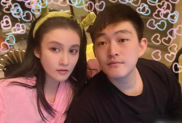 回顾赵一楠父亲是赵本山因炫富人缘一落千丈只因父亲太溺爱