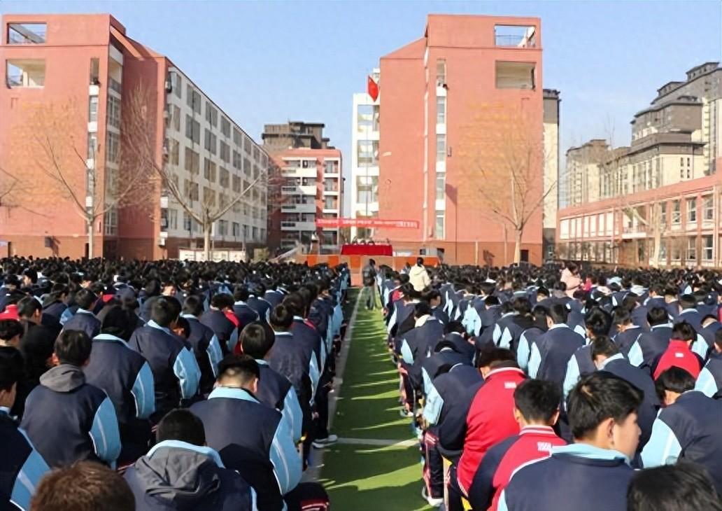 英民初级中学开学典礼:龙腾盛世 开创未来