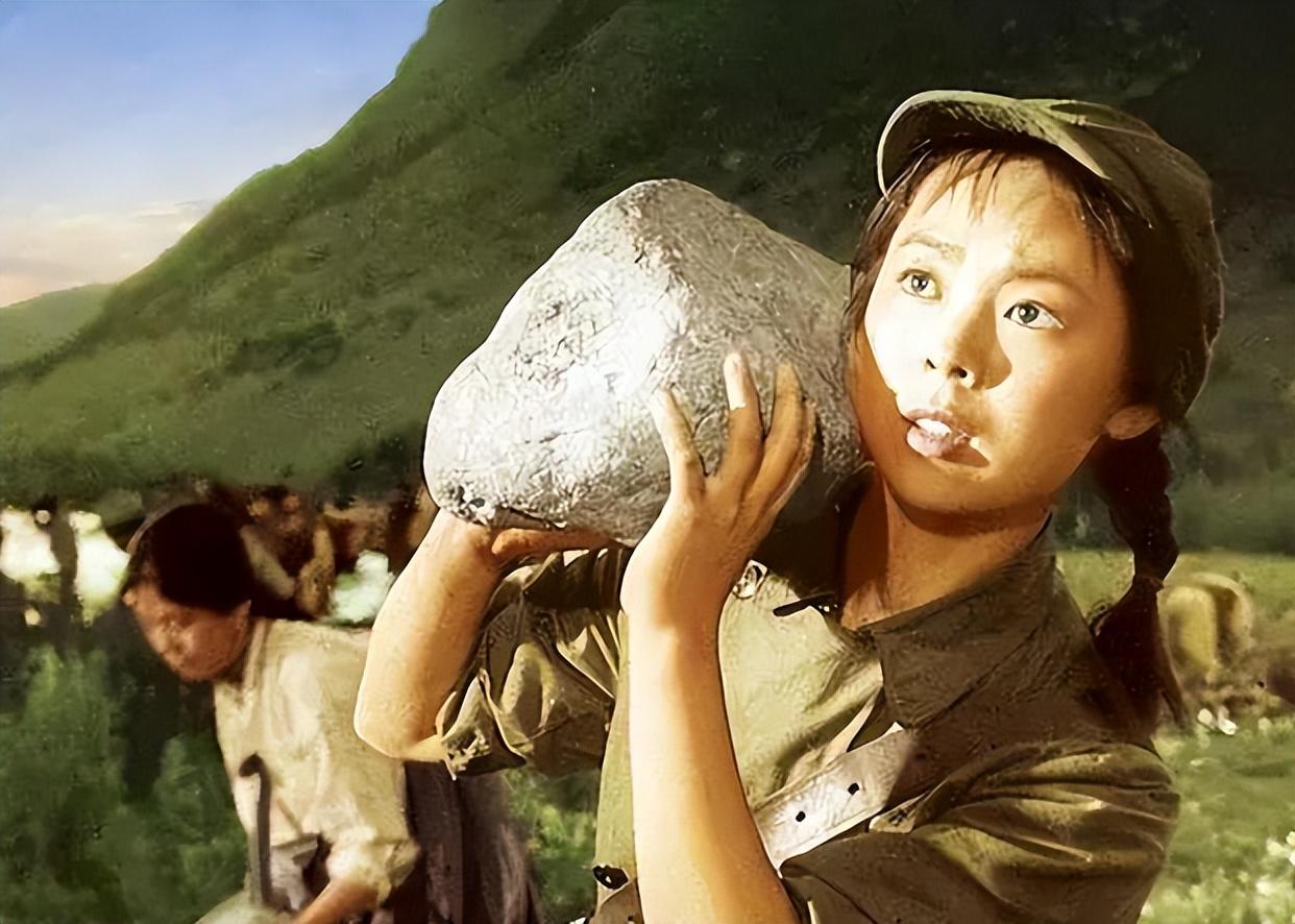 回顾刘尚娴:因饰演《英雄儿女》中的王芳走红,患难婚姻格外美丽