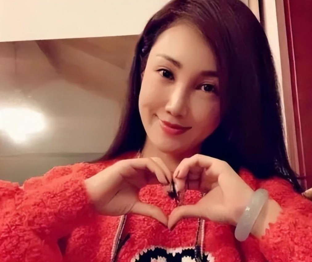 回顾韩磊苦追王燕两年39岁终于得偿所愿结婚16年宠妻如宝