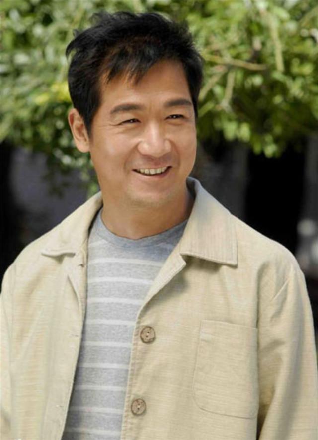 回顾,张国立与尸体独处多天后,头发一夜掉光,险丧命