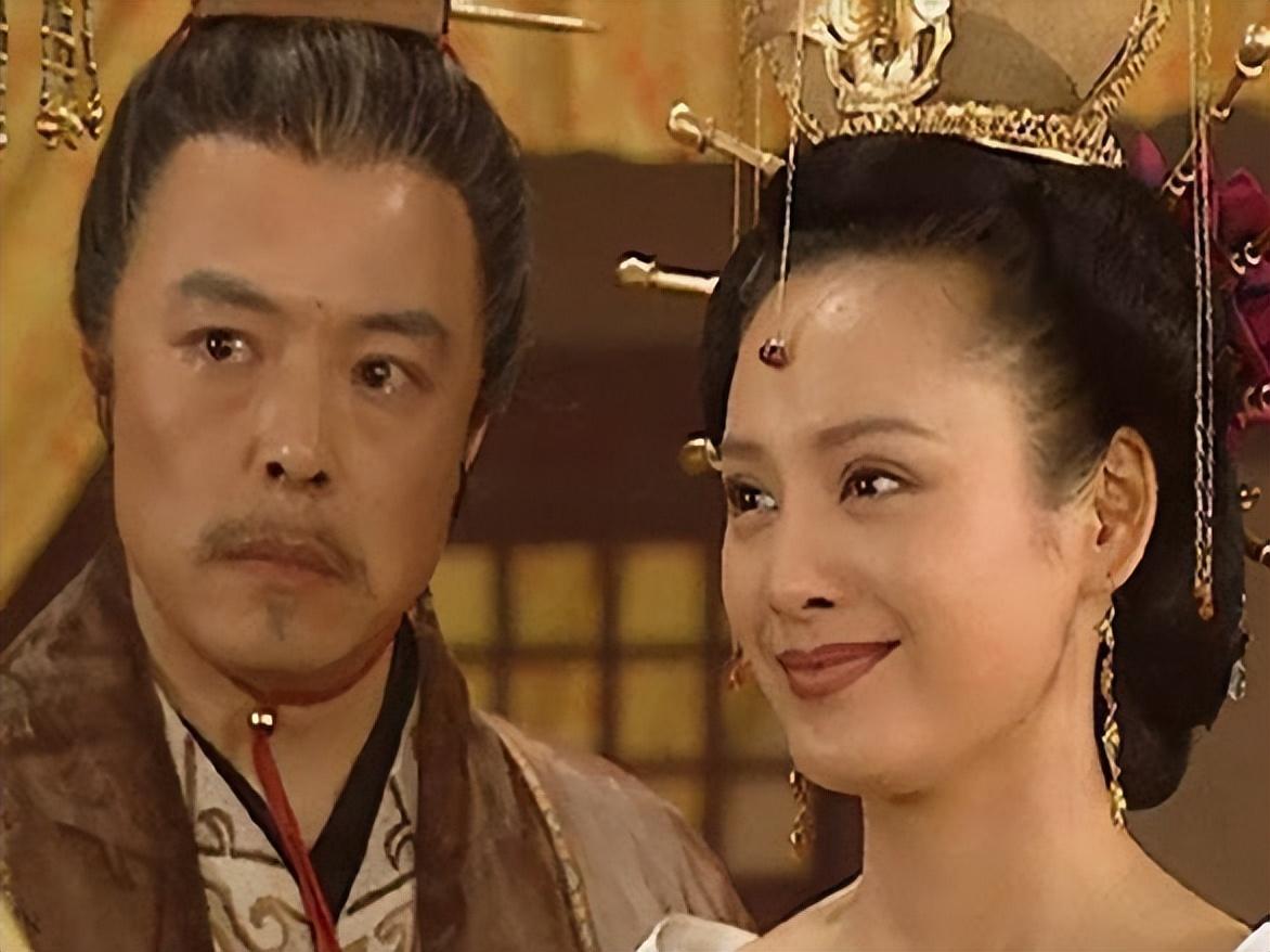 嫪毐之乱后,秦国朝堂之上还盘踞着两股势力——吕不韦和楚国势力.