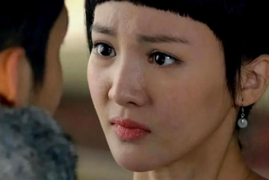 明明从大饼脸变小v脸,却死不承认整容?醒醒吧,已经被基因出售