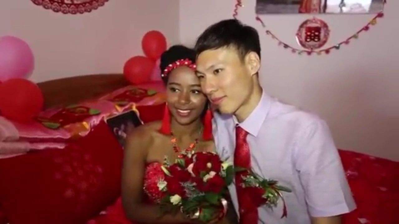 可新郎却是这个村土生土长的中国人