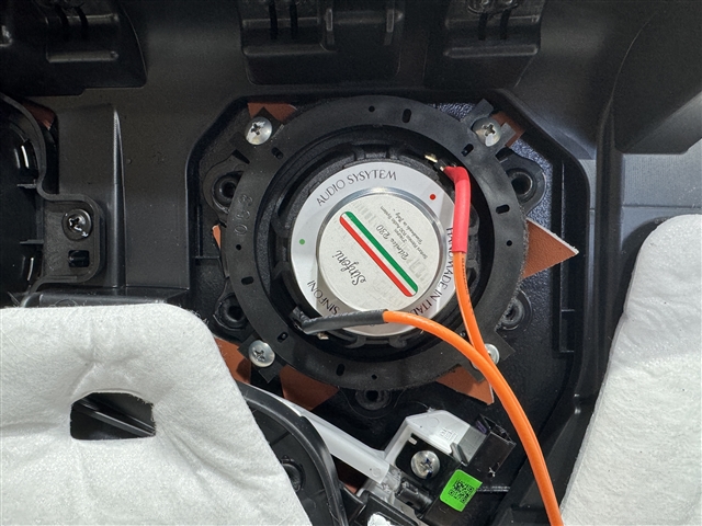 南昌理想l9汽车音响改装诗芬尼雅乐两分频喇叭改装案例