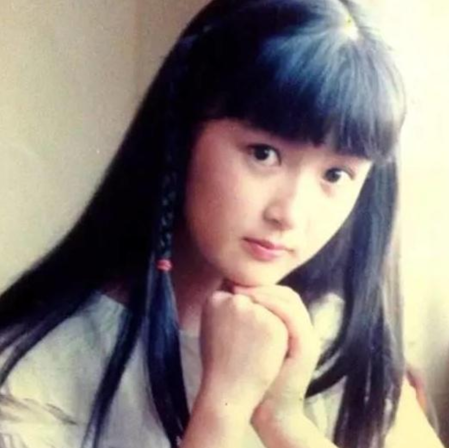 回顾陈非儿池华琼14岁凭十六岁花季走红47岁越活越美