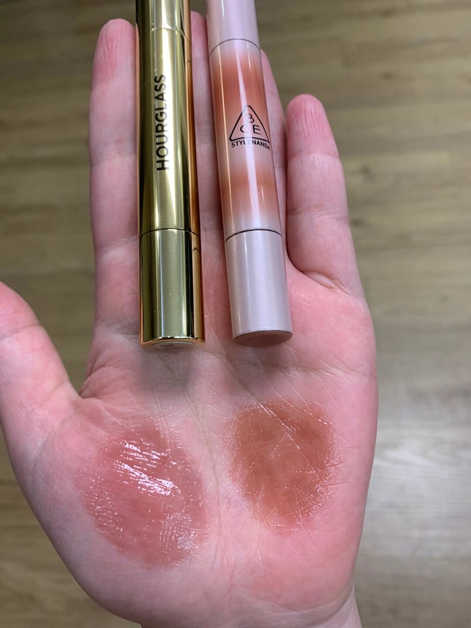 淡唇色的唇膏(变色唇膏适合唇色深的人吗)
