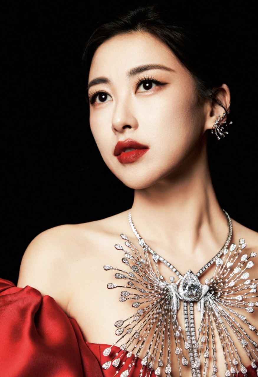 哈哈,不过这样子的朱珠好美哦.#娱乐最前沿