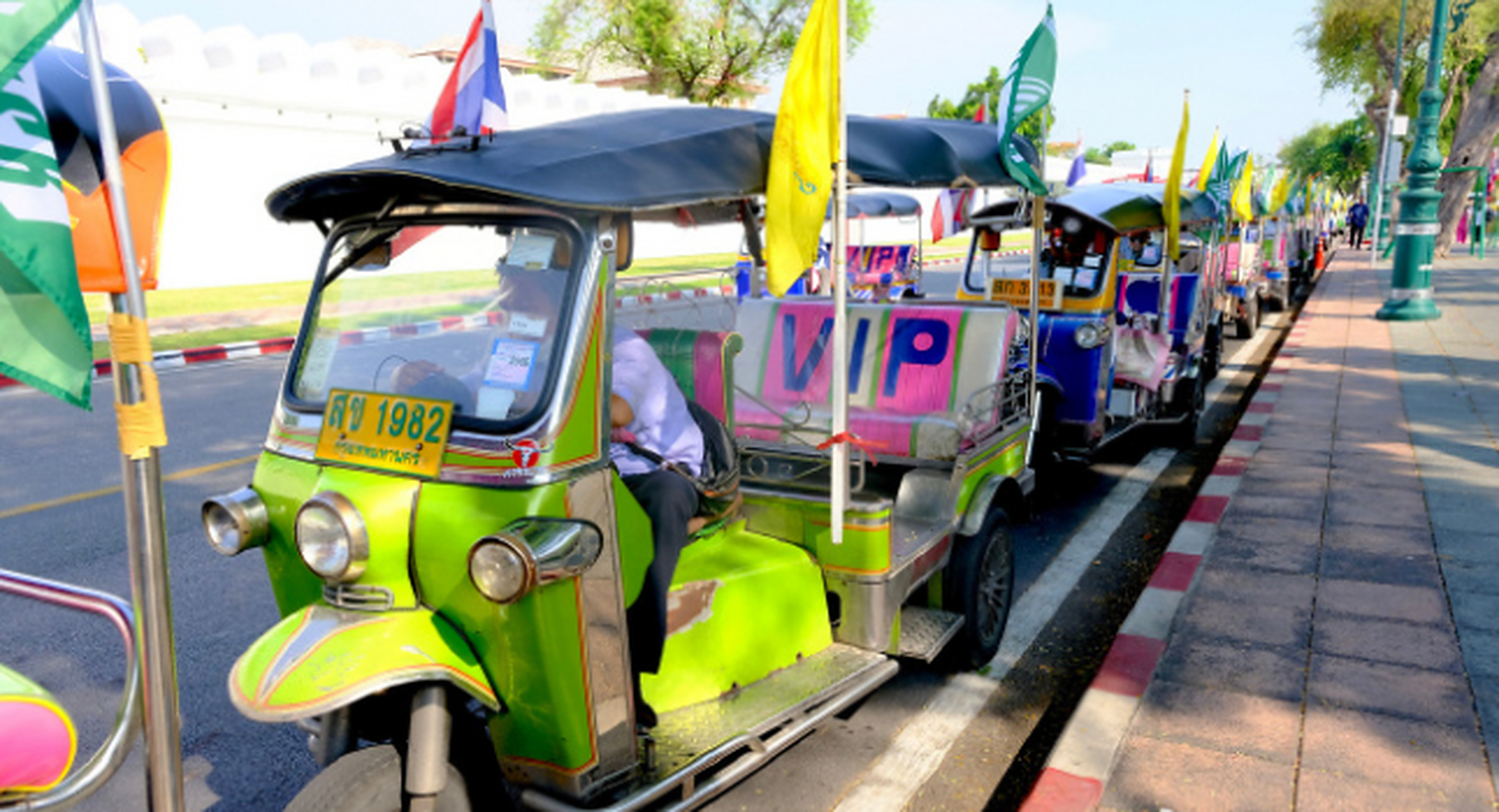 泰国旅游井喷式发展,泰国嘟嘟车司机迫游客付四小时旅游费,被政府要求