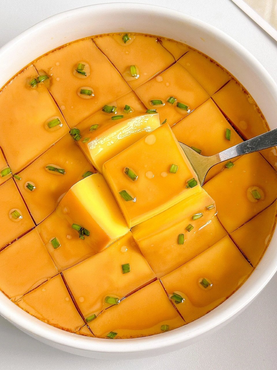 细腻嫩滑的水蒸蛋做法 蒸蛋是一种受到许多人喜爱的美食,尤其是我的