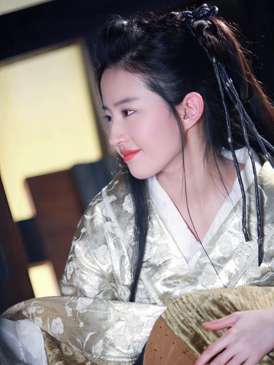 刘亦菲版虞姬  9094 而说到我心目中的经典,那必须是《霸王别姬》