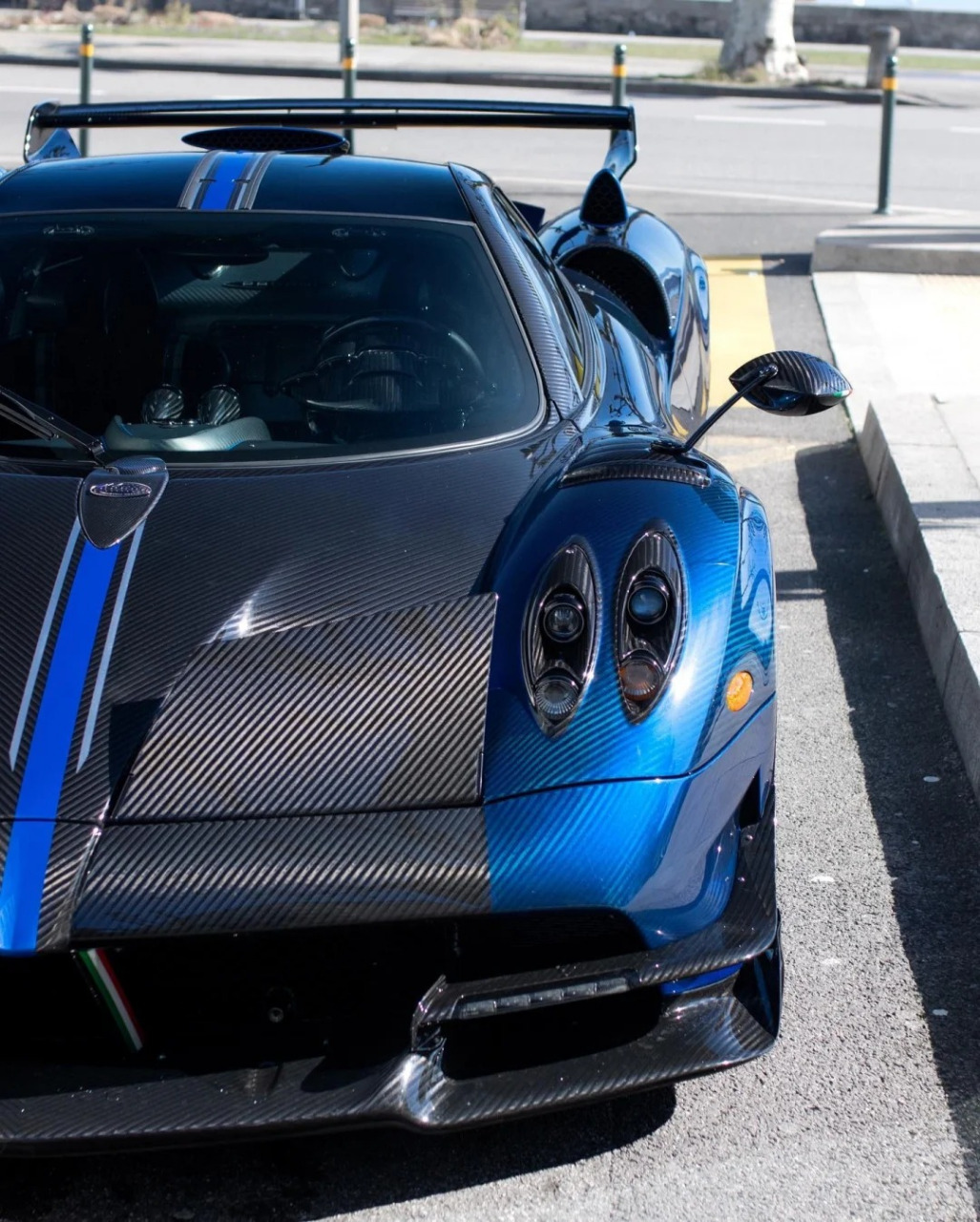 帕加尼bc.这辆车实在是太酷了!