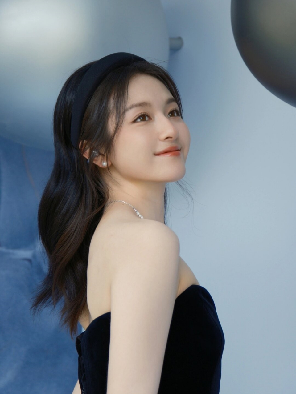 李兰迪新图  李兰迪新图,清纯唯美,婀娜动人 94 李兰迪作为一位年轻