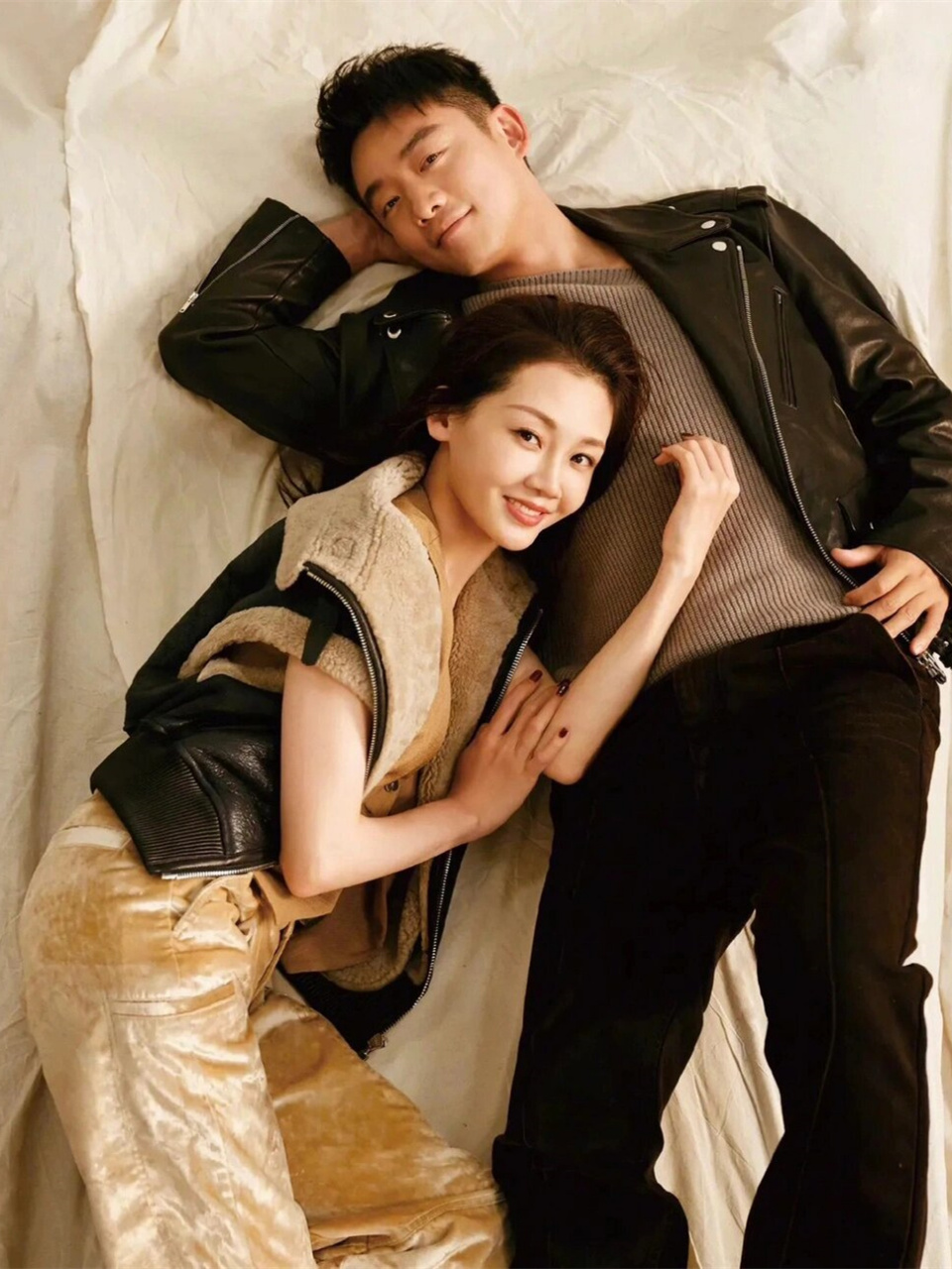 郑恺苗苗夫妇合体拍大片  亲们,来聊聊最新的娱乐话题94!