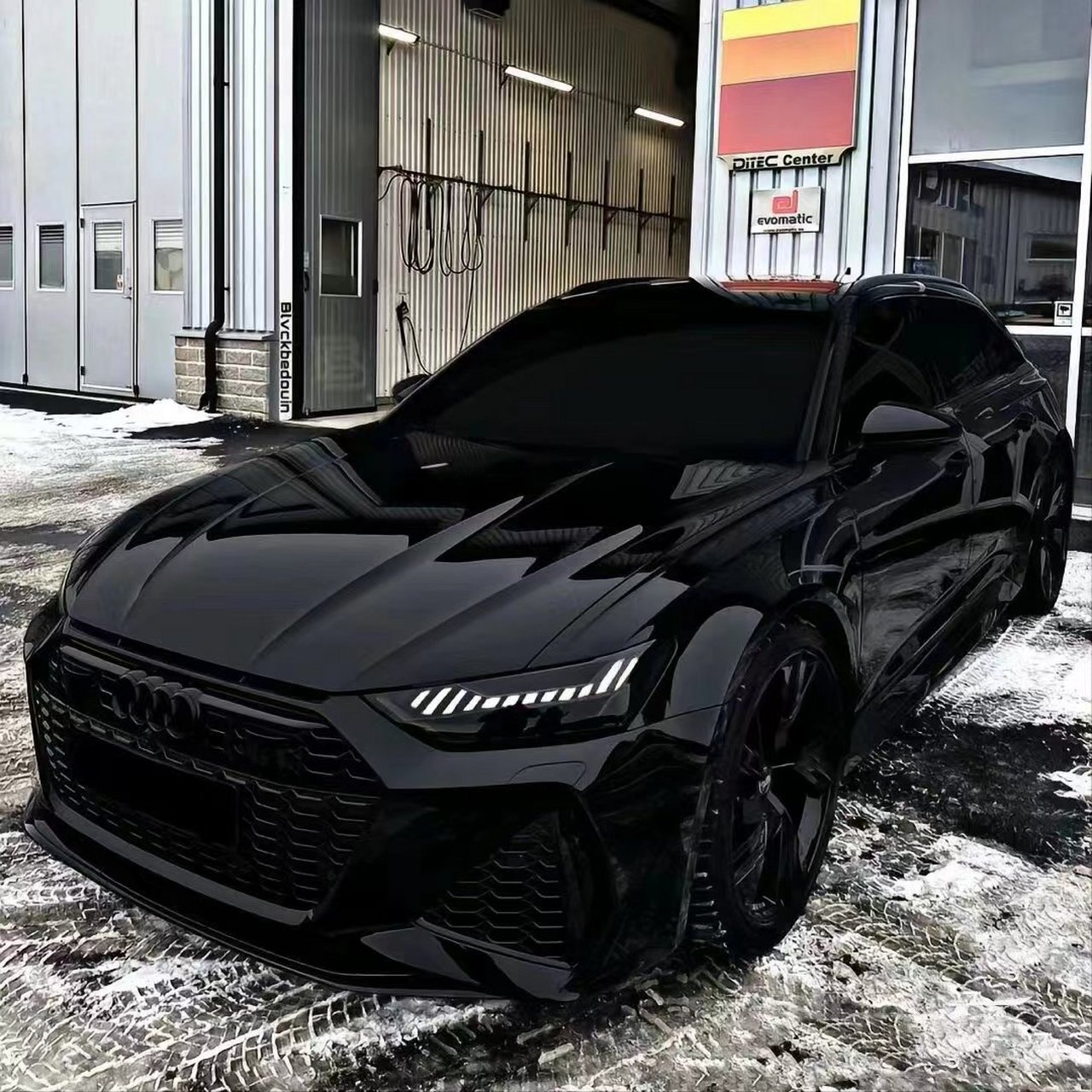 第一次看到这台黑武士奥迪a7l,是心动啊!