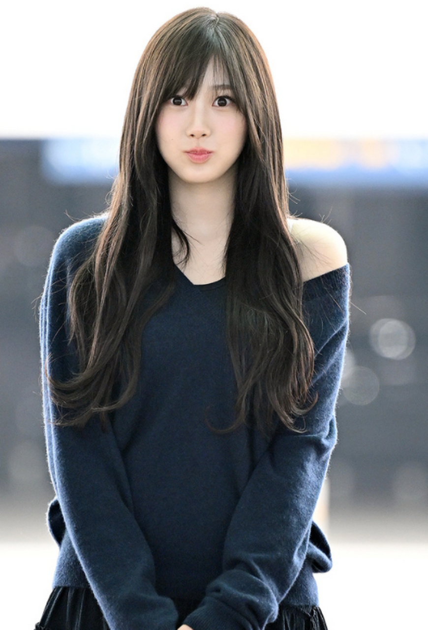 吉赛尔巴黎时装周机场路透,韩国女星是如何做到机场街拍照这么好看的?