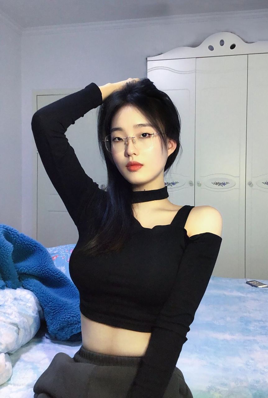 女孩子们人手必备一条红裙