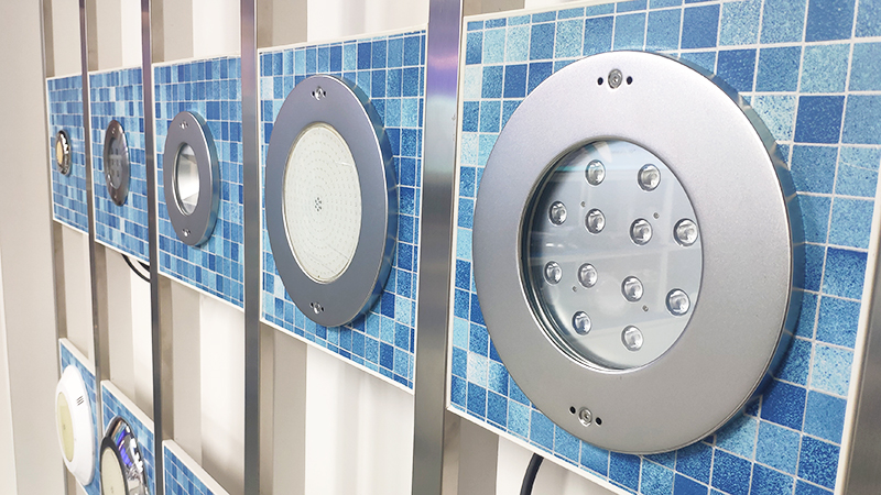 嵌入式游泳池灯有什么优点和缺点,如何选择?