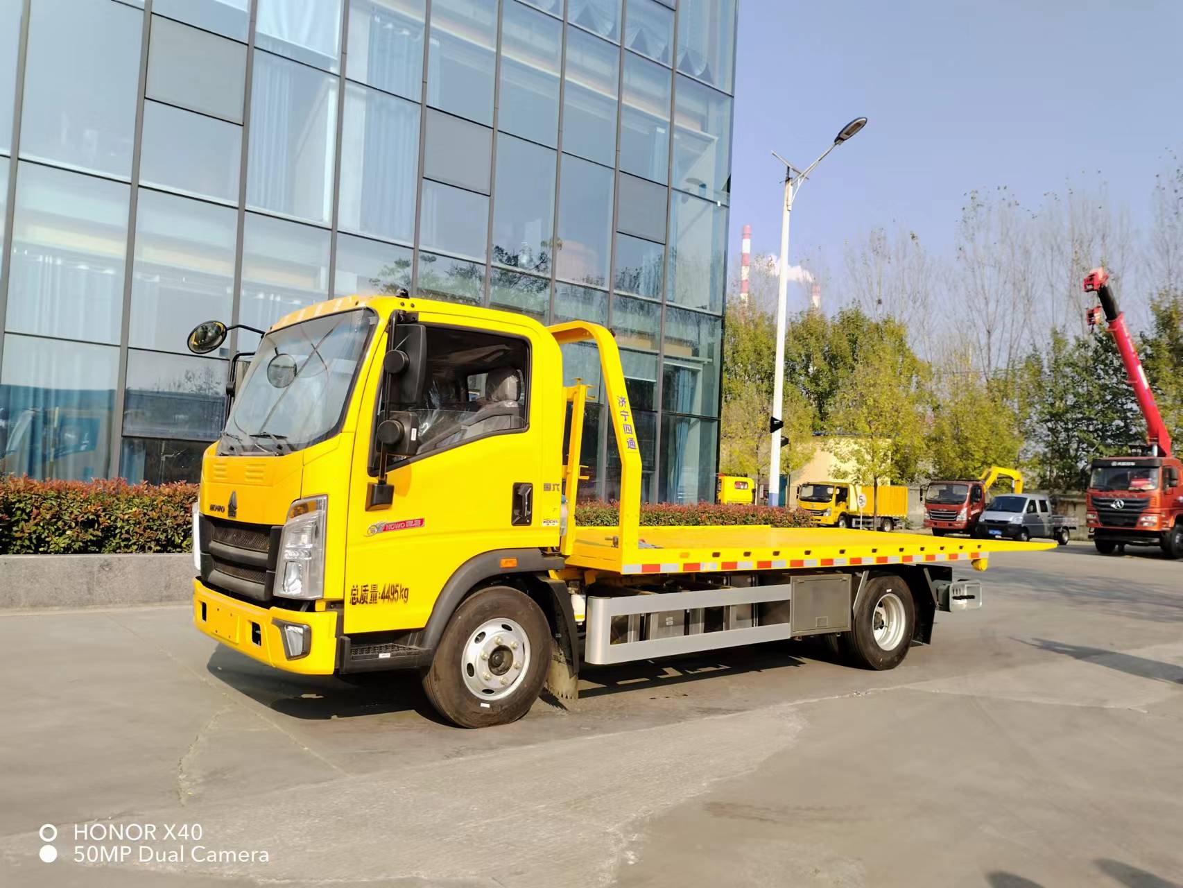 蓝牌清障道路救援拖车多少钱一辆?