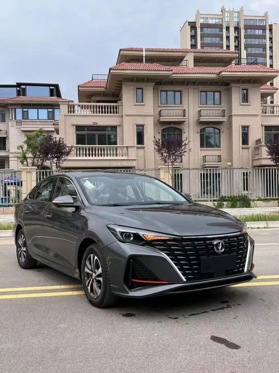 长安逸动plus是一款动力与价值并驾齐驱的黑马车型,外观时尚动感,配置