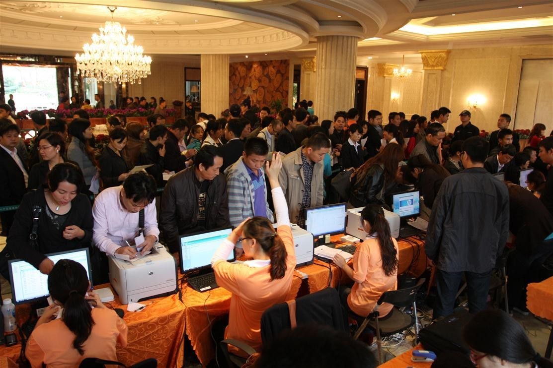 专家不能为了私利失了良知,鼓吹房地产远未见顶危害大