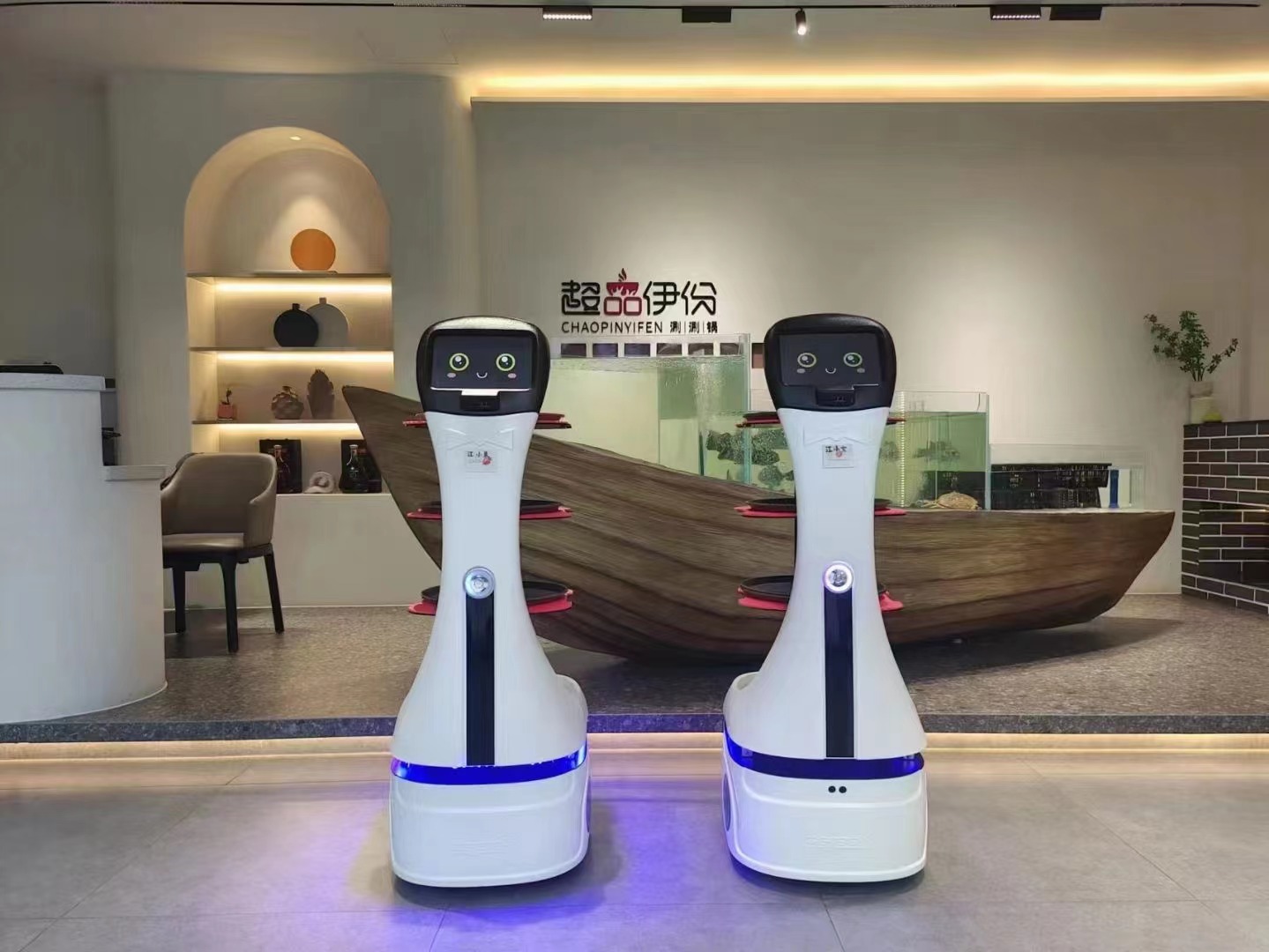 酒店迎宾机器人多少钱一台啊