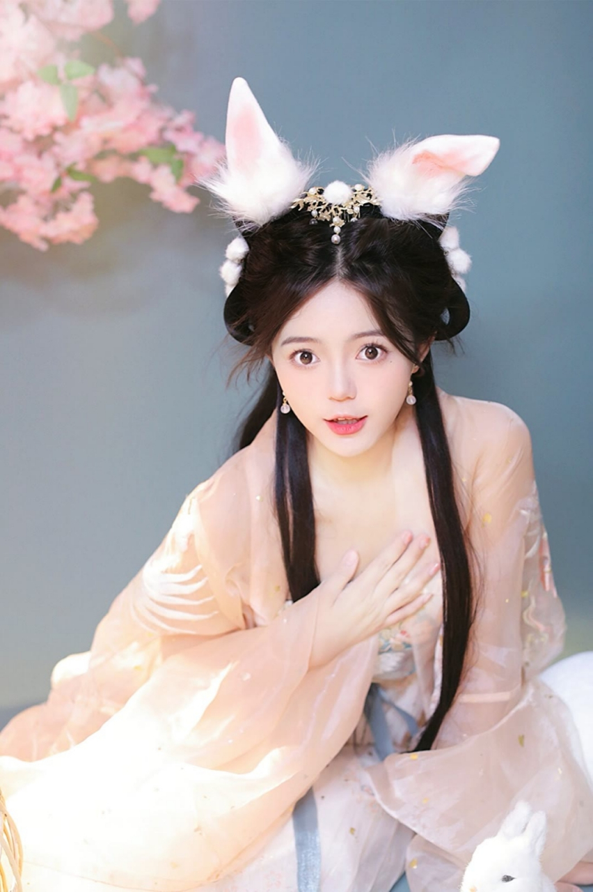 仙女姐姐,你仿佛是天仙下凡,美丽得令人窒息.