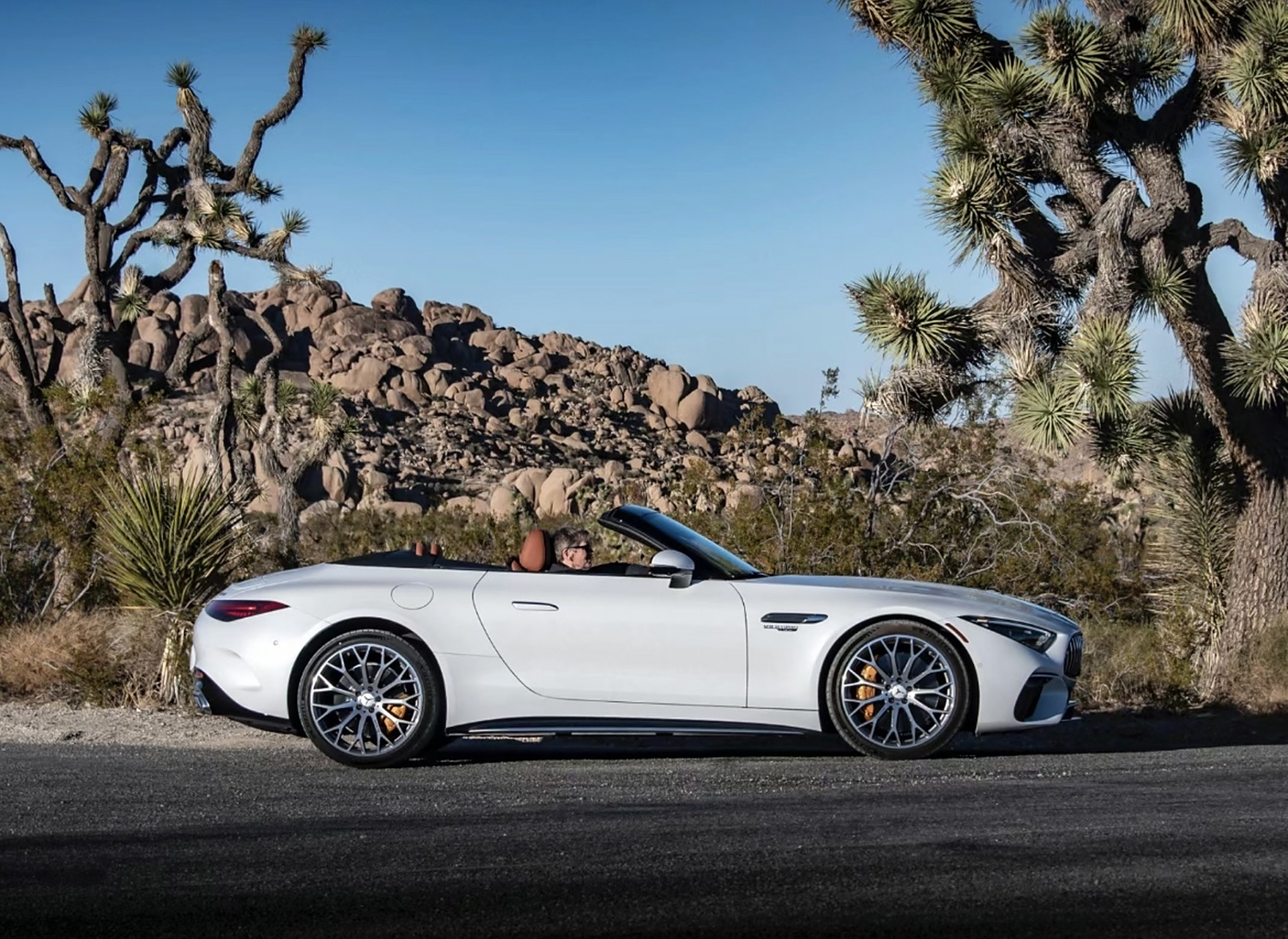 说奔驰sl63是最美敞篷跑车也不为过吧[得意]95