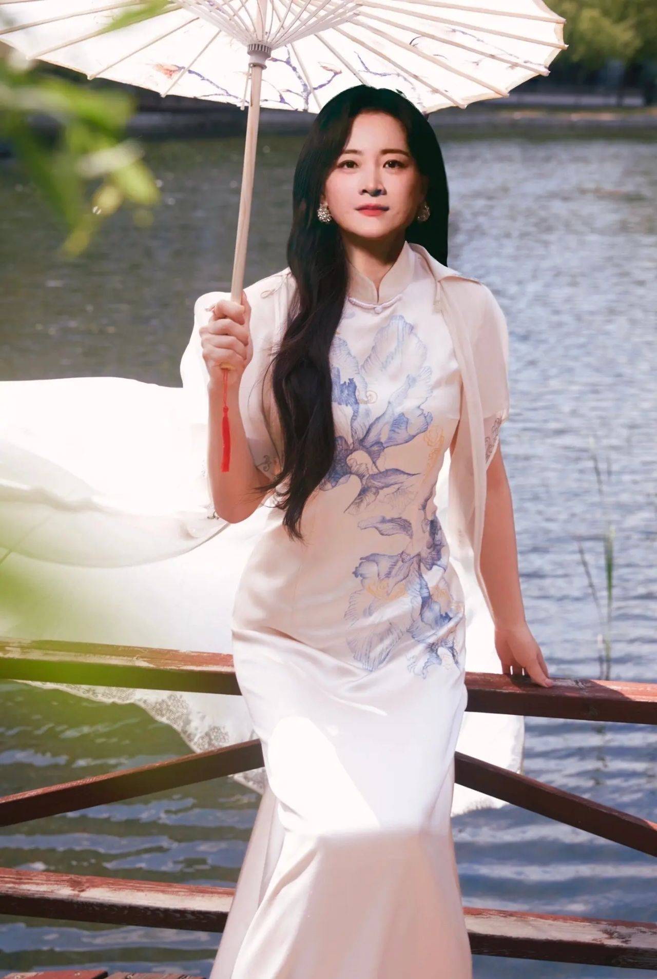 瘦下来的贾玲真的什么类型的衣服都能驾驭啊!