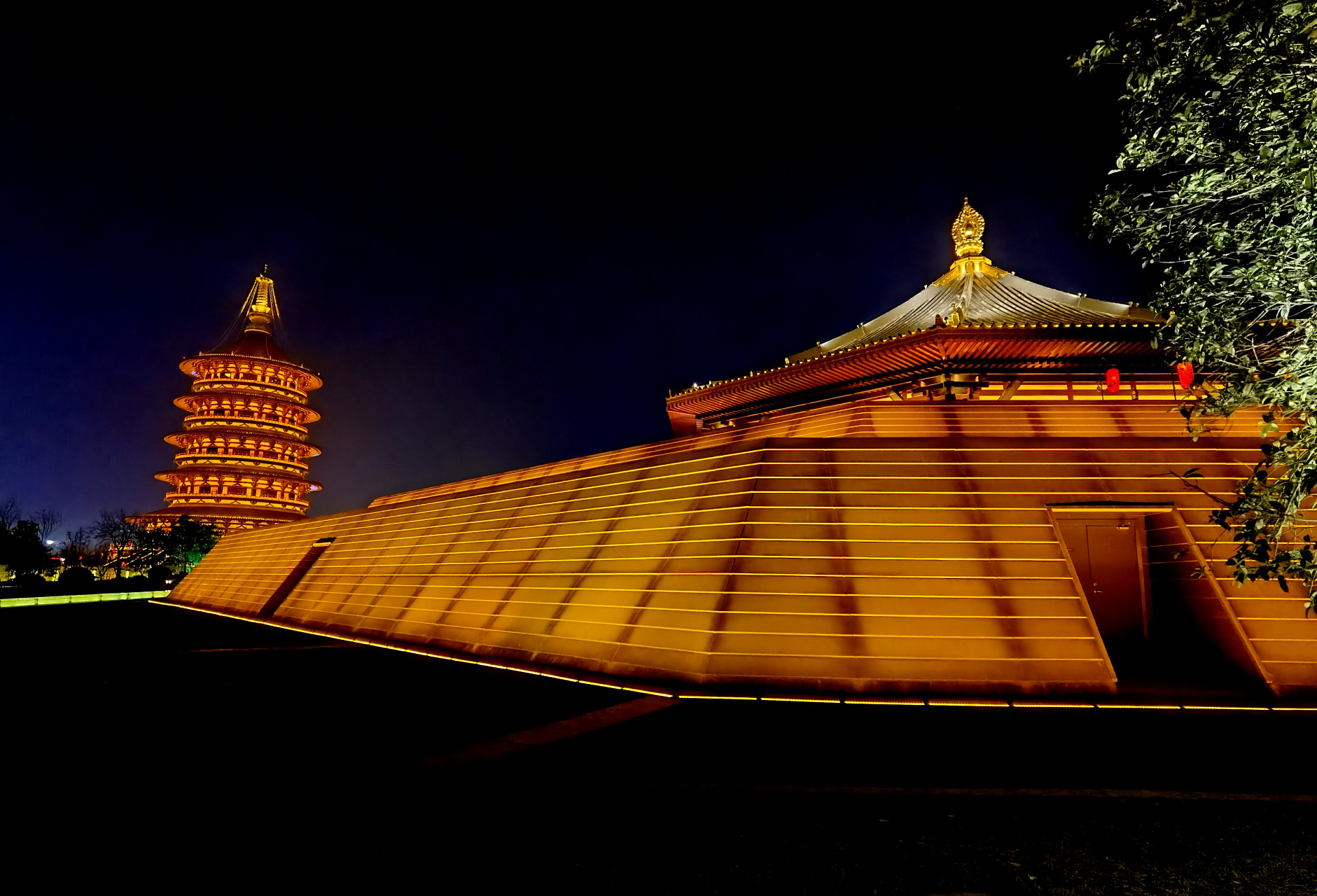 来洛阳旅游,您一定要看看应天门,天堂明堂的夜景!太美了!