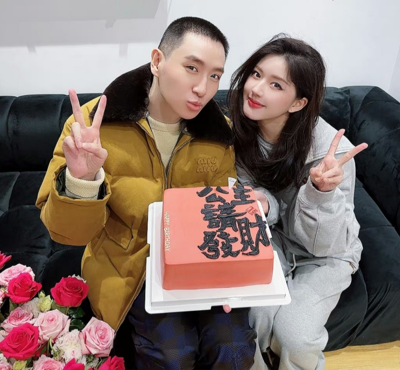 露丝和她的御用造型师闵塔鲨,外行人看是郎才女貌好登对,内行人看是