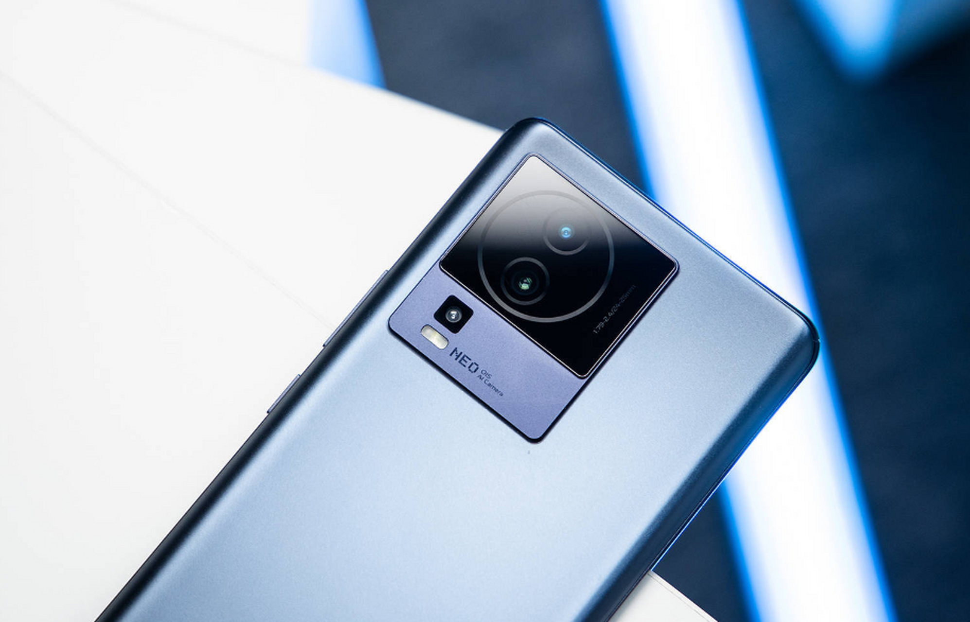 iqooneo7se作为一款中端机,目前降至1502元,是12gb 512gb顶配内存版