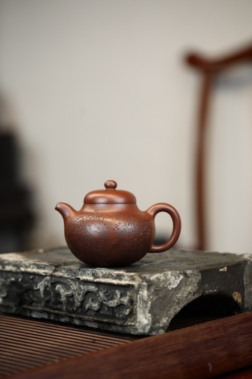 柿圆|优质底槽清|200cc|全手  整器色泽丰润古朴,器型优美雅致,流条