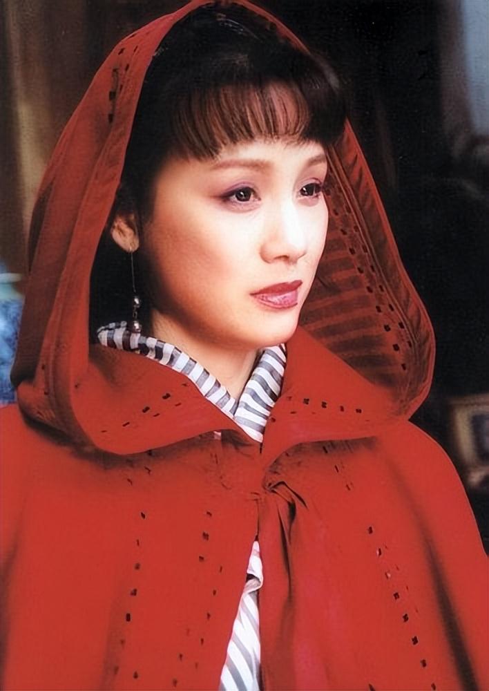 李建群仿佛天生就是当演员的料.