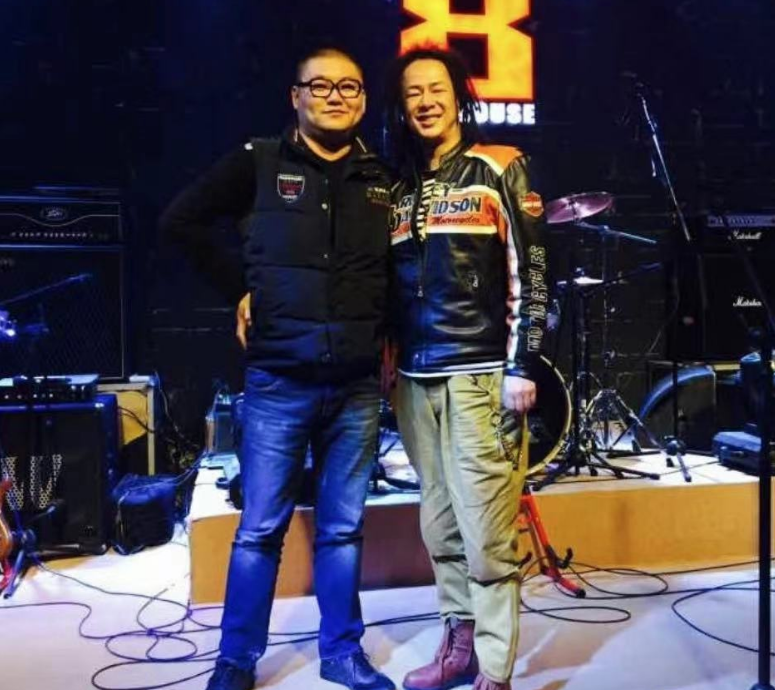 标题50岁歌手灰子遭离婚细述去世真相辗转传离选谣言