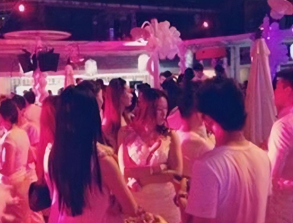 2013年女子被曝三亚三天捞金60万警方深入调查牵出外围圈内幕