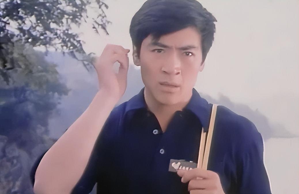 回顾寇振海三婚娶小21岁娇妻54岁喜当爹如今68岁仍不敢老去