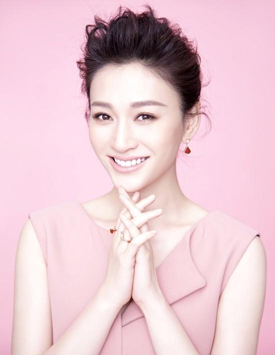 回顾李小冉与富商纠缠11年转身嫁给了男闺蜜幸福就在身边