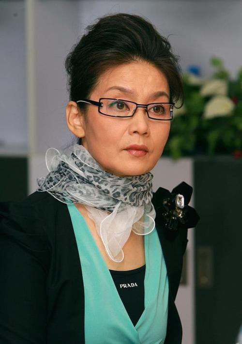 回顾国家一级演员潘虹24岁嫁人28岁爆红68岁未婚无儿无女