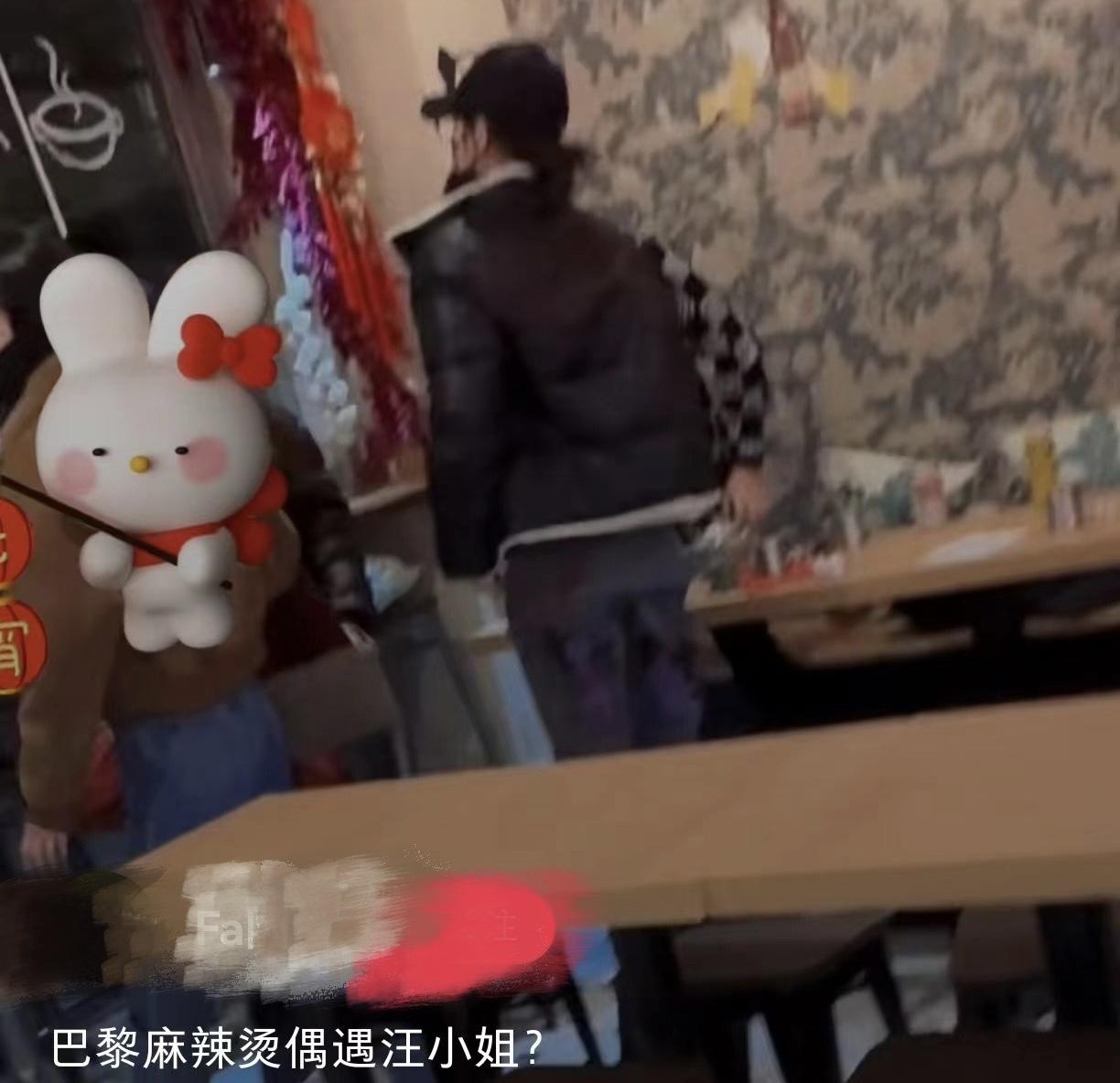 这一夜郭晶晶的普通成了深v全露背红毯女星们的教科书