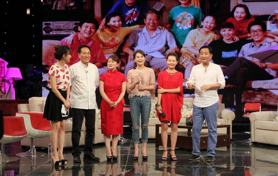 回顾赵明明与英达弟弟结婚生下女儿后被抛弃为了女儿现未嫁