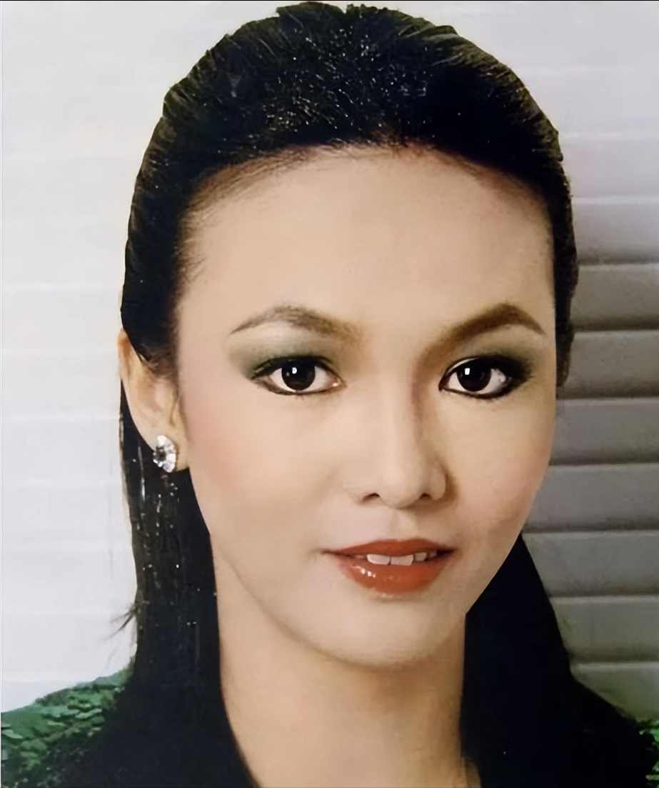 影后郑裕玲:分手时把对方赶出豪宅,如今的她,证实周润发没说错