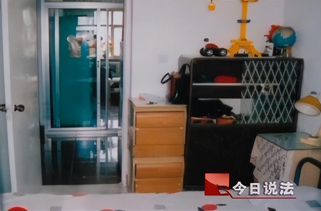 2005年12月16日上午,陕西省定边县警察局接到一位居民的报警电话,称