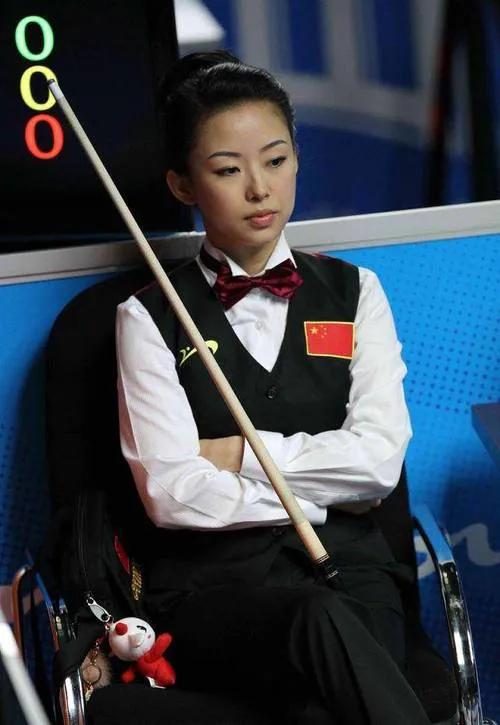 回顾九球天后潘晓婷41岁身价8亿仍未婚她到底在追求什么