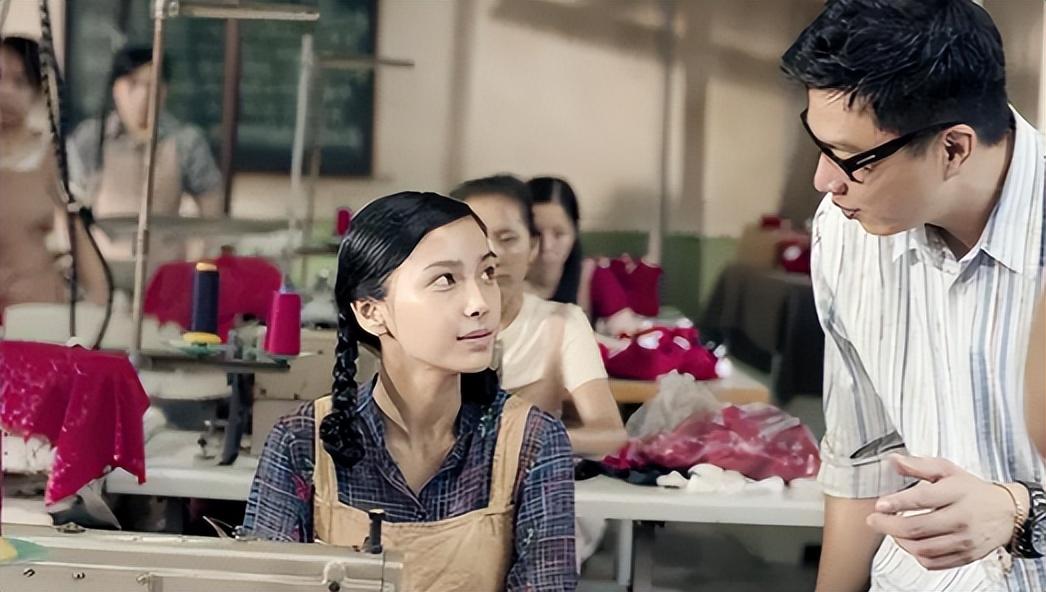 杨颖晒35岁生日照与父母儿子罕见同框小海绵露正脸像爸又像妈